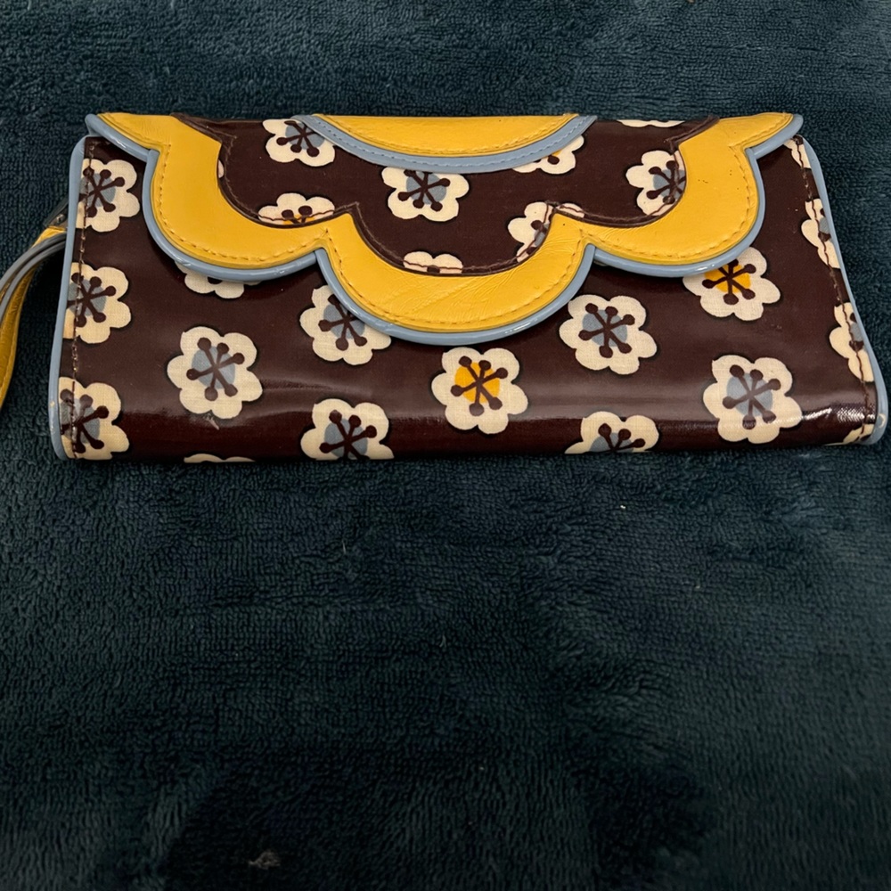Vera Bradley trifold wallet